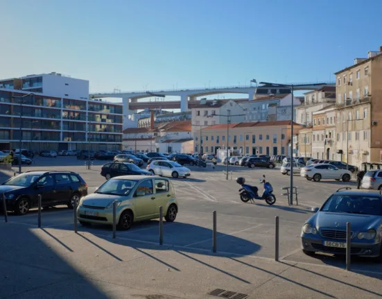 custa envelopar o carro inteiro